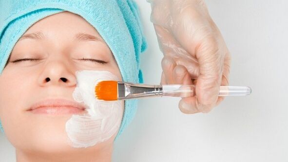 Facial mask - a folk remedy for skin rejuvenation at home